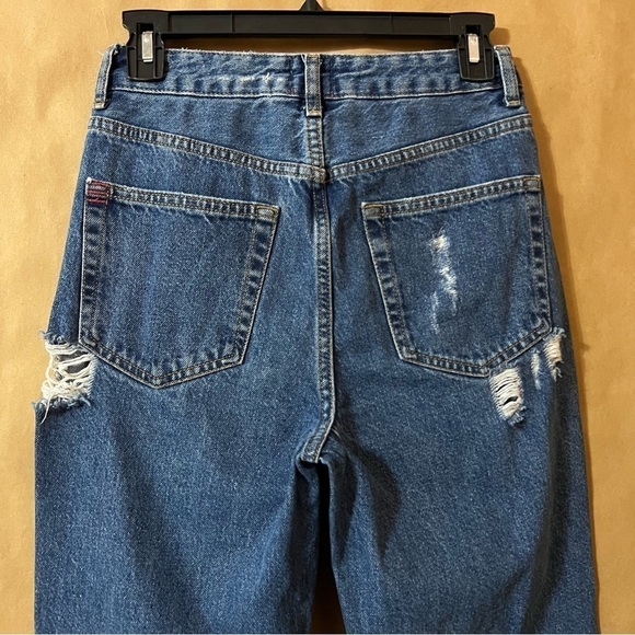 Urban Outfitters | BDG Mom High Rise Jeans Destroyed Medium Wash Denim Size 26 - Picture 10 of 13